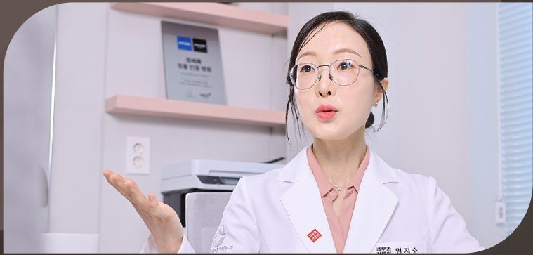 상담 중인 의료진 사진