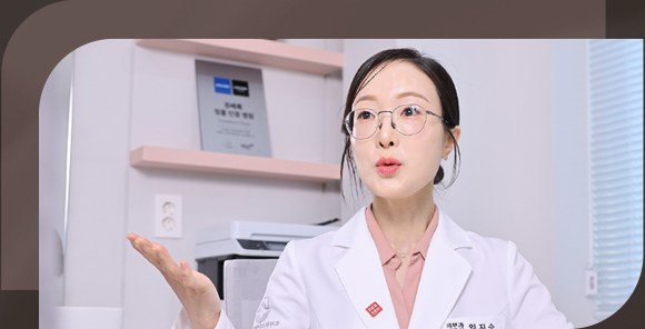 상담하는 여의사