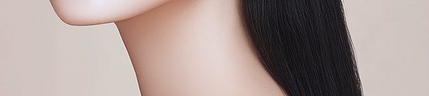 여성의 턱선과 목, 긴 생머리 일부