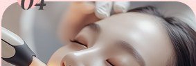 피부 레이저 시술을 받는 여성 환자