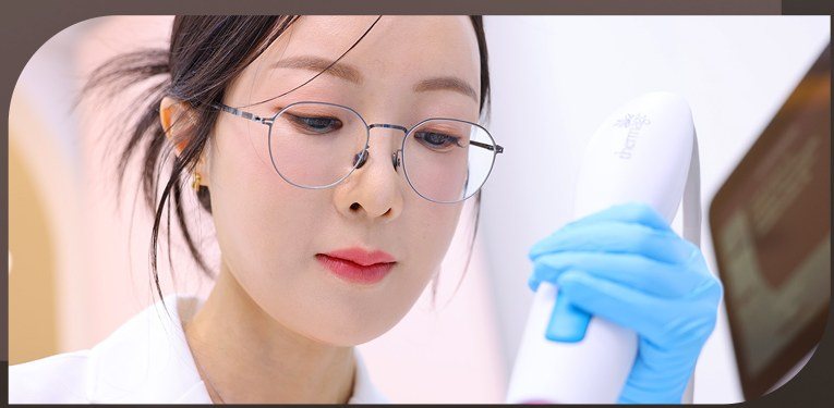 시술 중인 의료진 모습